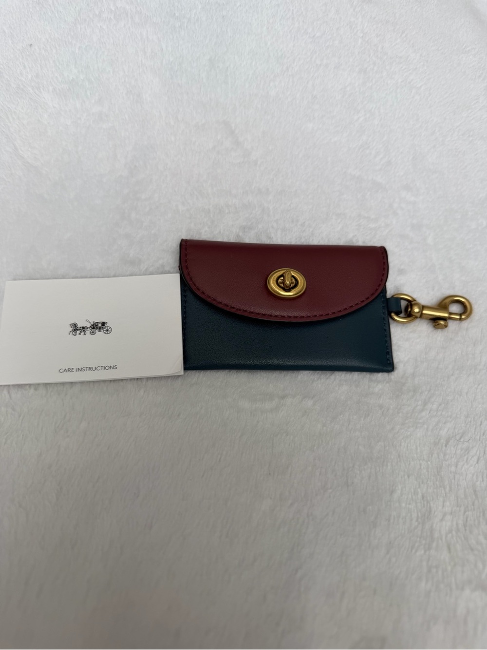 NWOT Coach Turnlock Cardholder